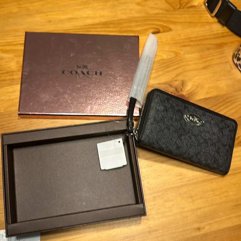 Coach clutch NWT and box